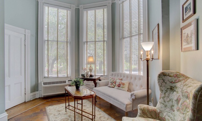 Historic Downtown Savannah Bed & Breakfast | Forsyth Park Inn