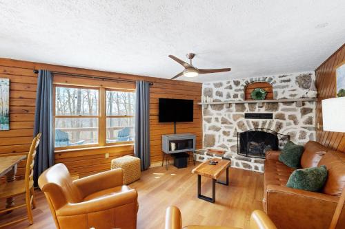 Swanton House | Four Bear Cabin