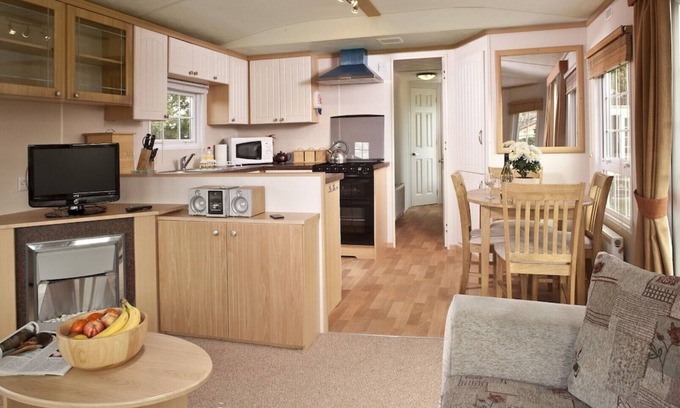 Woodmansey Cottage | Fox Cottage Sleeps 4 (2 Bedrooms),