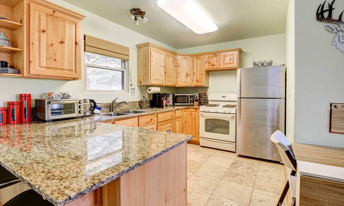 Frazier Park Apartment | Frazier Park Vacation Rental w/ Game Room & Views!
