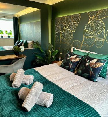 Bedford House | Free Parking 11 Guests Family&Contractors Bedford