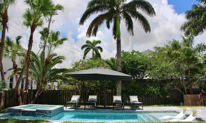 Croissant Park House | Friendly Fox Luxury Pool & Spa - Near DT & Beach