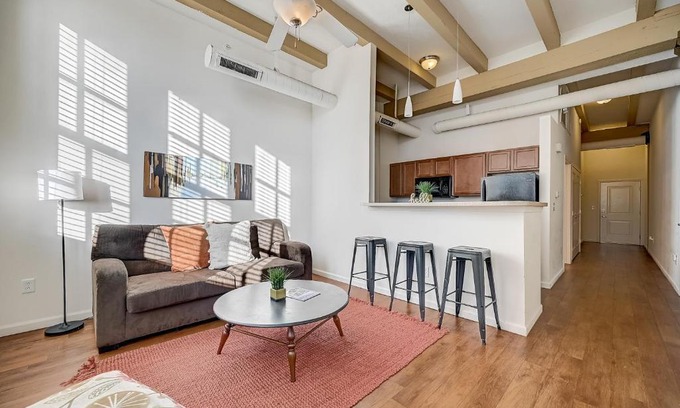 Renaissance Place Apartment | FRONTDESK 1010 Central Apts Downtown Indy