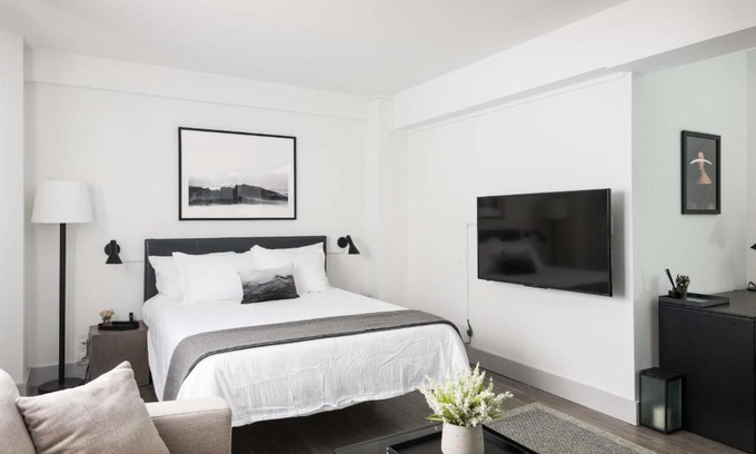 Central West End Apartment | FRONTDESK Sleek Studio Apt with Rooftop Deck