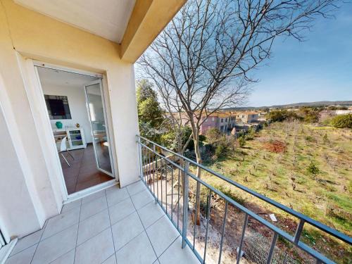Frontignan Apartment | Frontignan : Appartement 2 pièces avec terrasse, parking, proche plage et commerces - FR-1-785-5