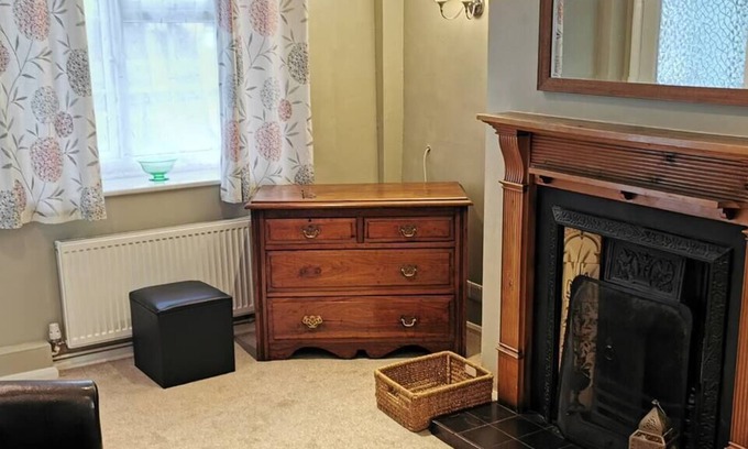 Scarborough Cottage | Fryer's Cottage - Seamer Main Street