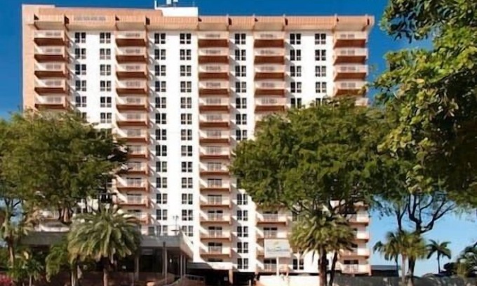 Central Beach Hotel | FT. LAUDERDALE BEACH RESORT-2BEDROOM SUITE
