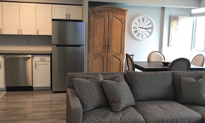Sarnia Apartment | FULLY FURNISHED ONE BEDROOM CONDO - RIVER VIEW