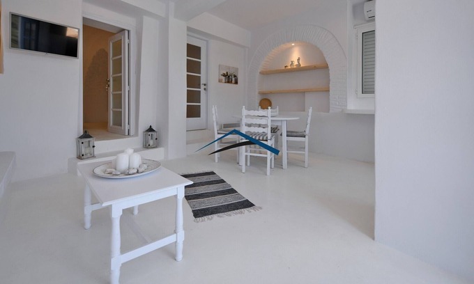 Ioulida Apartment | Fully renovated apartment in the heart of Ioulida