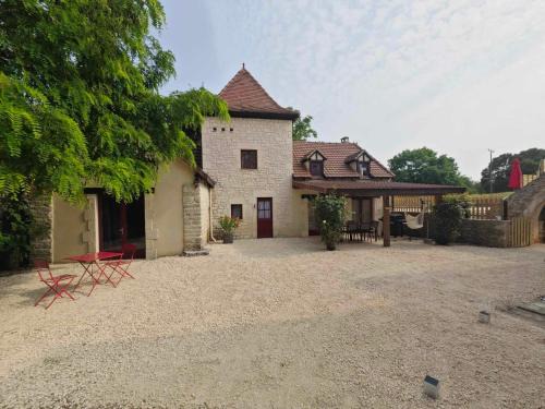 Salvagnac-Cajarc House | Gîte du Mas de Palaille 8 Personnes - 4 chambres de mai à septembre ou 6 personnes - 3 chambres d'octobre à avril