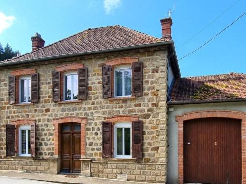 Neronde House | Gîte lumineux 6 pers avec véranda et jardin à Néronde - FR-1-496-357