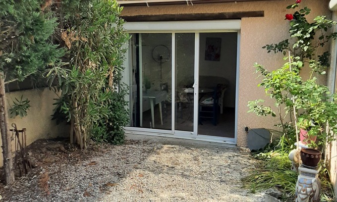 Colombiers Apartment | Gîte Tout Confort au Calme Terrasse Jardin Parking Proche Canal du Midi