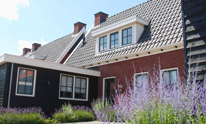 Colijnsplaat House | Ganuenta by Interhome