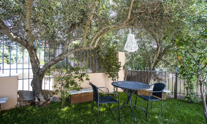 Anavyssos Apartment | Garden House in Anavyssos