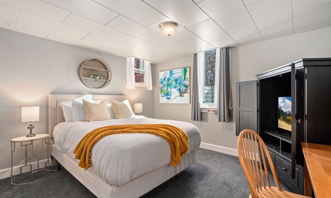 Old Town West Apartment | Garden Level Apt Mtn Ave, 8 Min Walk to Old Town!