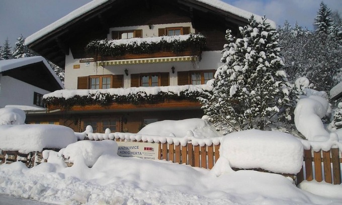 Tuernitz Apartment | "Garden view" holiday flat with mountain view