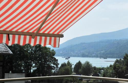 Mainz-Bingen Apartment | Gemütliche Fewo mit Rheinblick