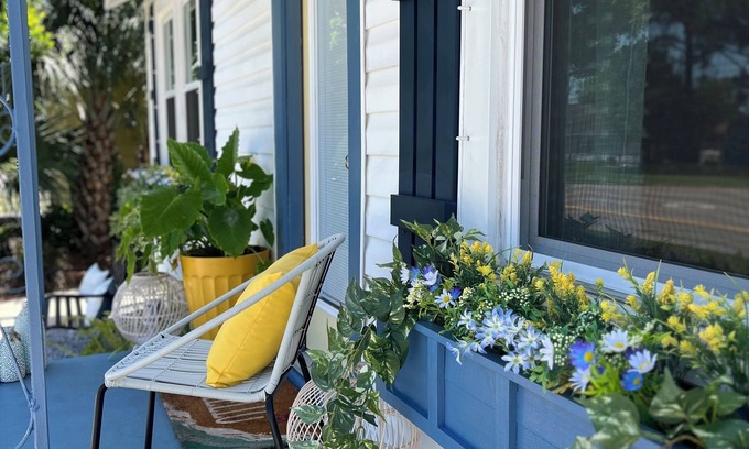 South Pensacola Cottage | ~Gem on G St~Downtown Pensacola~Bring your Pet~Walk to Restaurants & Supposey~