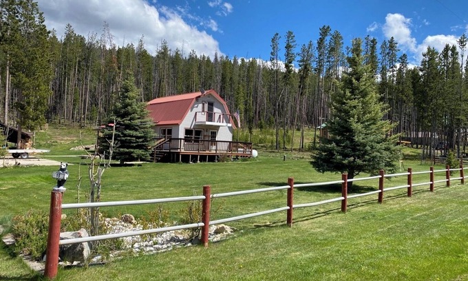 Georgetown House | Georgetown Lake Cabin. Recreation out the backdoor.