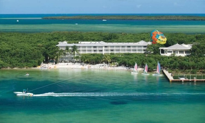 Rock Harbor Resort | Get Ready for Adventures! Elegant Hammock View, Private Beach Access, Pool!