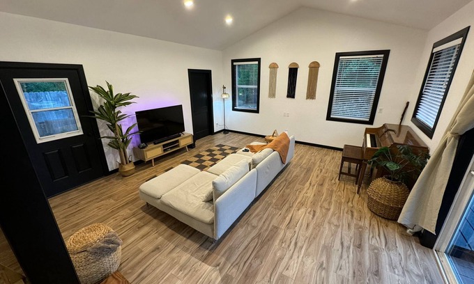 Mount Shasta House | Getaway 3-bedroom house with WiFi in Mount Shasta