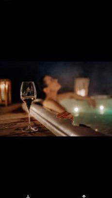 Gibsons House | GETAWAY to SEAS THE DAY house hot tub pets bbq location location location