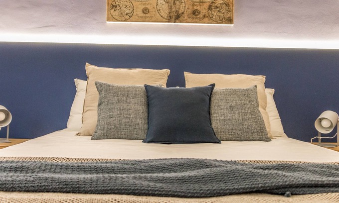 Trieste City Centre Hotel | Ghiberti Apartments - Prussian Blue