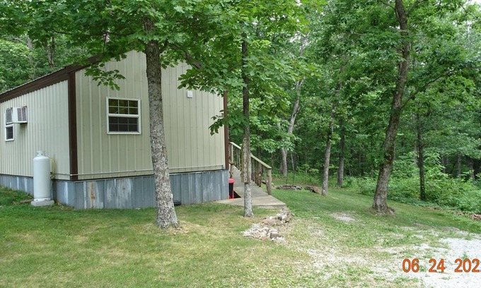Pittsburg Cabin | Ghost woodnQuiet, Peaceful, Relaxing overall A Great Get Away Cabin!