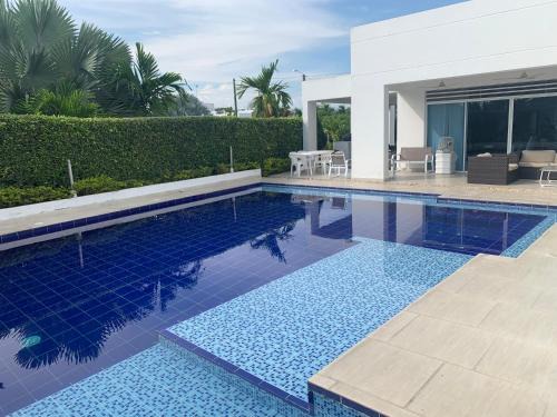 Flandes House | GIRARDOT Casa - Piscina Privada Campestre