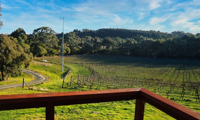 Gisborne Cottage | Gisborne Peak Winery - Cottages - Vineyard Stay Macedon Ranges