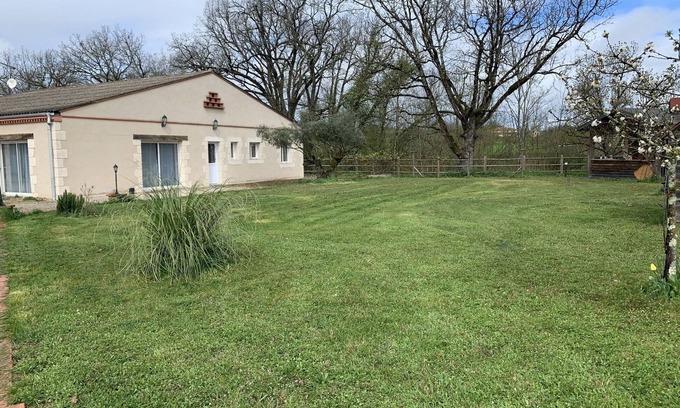 Taix House | Gite au Calme à 15 min D'albi, 7 Personnes. Idéal Groupes Randonneurs/Motards