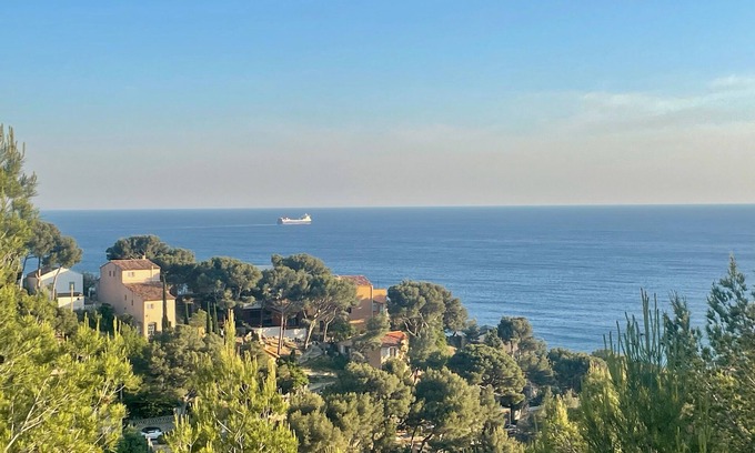 Ensues-la-Redonne Apartment | Gite des figuières 200 metres from the calanque