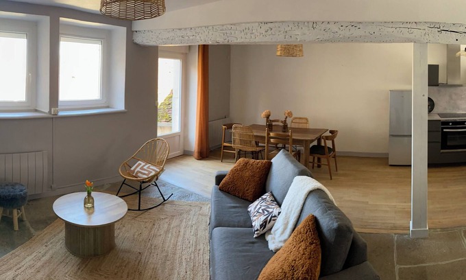Lavigny House | Gîte Le Temps d'une vendange, at the foot of the vineyards and hiking trails