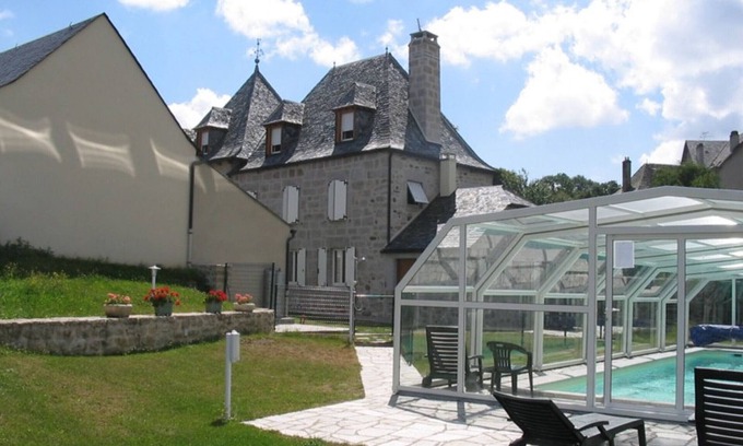 Lieutades Cottage | Gite Lieutadès, 4 bedrooms, 8 persons