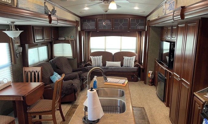 Surfside Beach RV Rental | Glam-ping by the Sea, 1 Bdr 1 Ba in Ocean Lakes