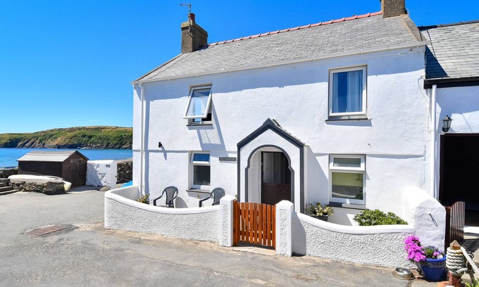 Aberdaron House | Glandon - Two Bedroom House, Sleeps 5