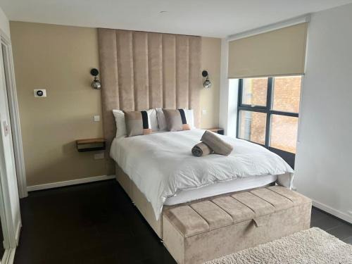 East End House | Glasgow Home - 5 Bedrooms 4 Bathrooms - Private Parking