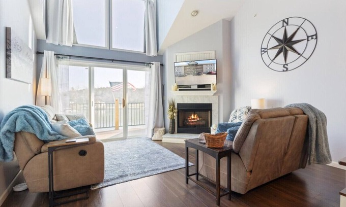 Camdenton Condo | Glen Haven - Top Floor, Heated Pool, & Playground!