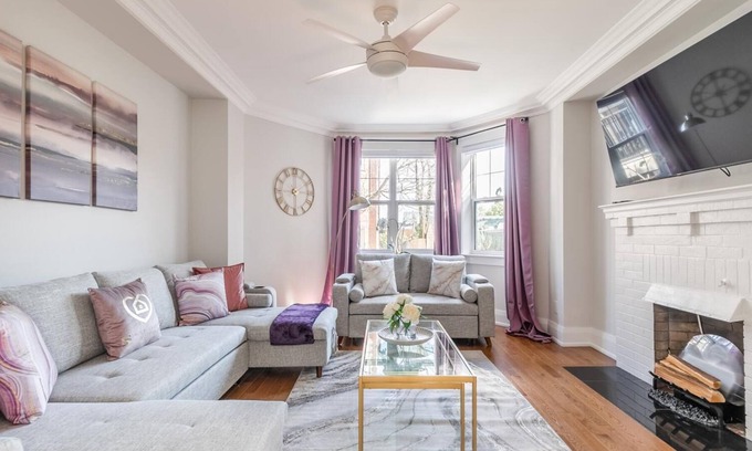 Saint Clair West Village Apartment | GLOBALSTAY . Spacious 2BR Apartments near Casa Loma