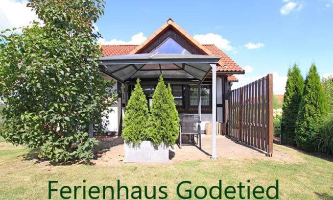 Hollern House | Godetied