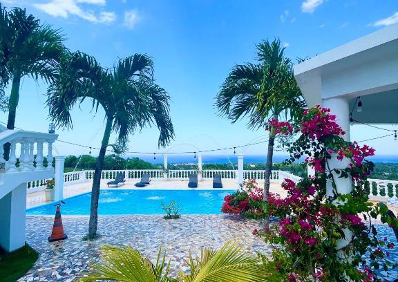 Cabrera Hotel | GodFather #7 Balcony, Large Sofa-bed at Casablanca