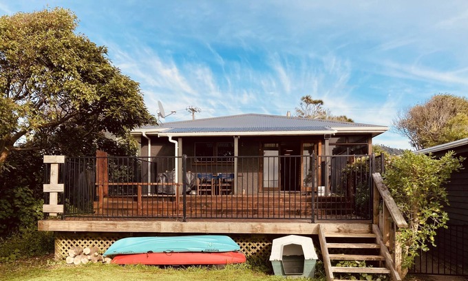 Pakawau Cottage | Godwit Cottage - Pākawau Beachfront Accommodation