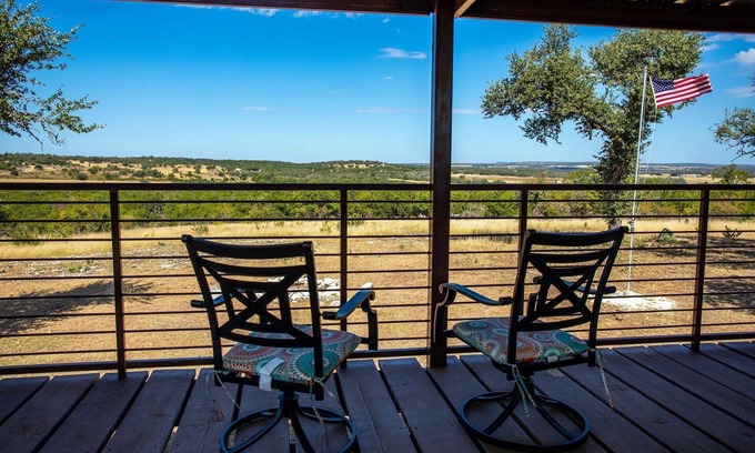 Fredericksburg House | Gold & A Ranch | Scenic Country Retreat