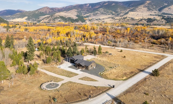 Anaconda Cabin | Golden Aspens and Mountain Views
