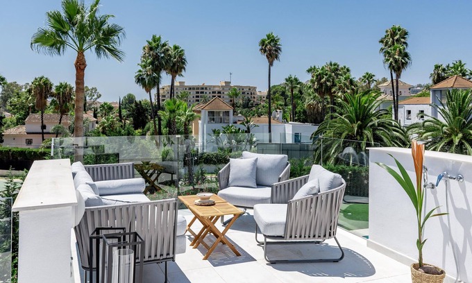 Marbella Ski Chalet | Golden Green - Marbella
