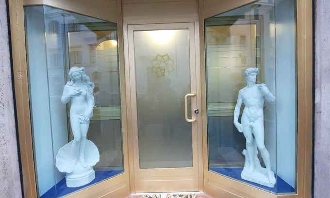 Rione VII Regola House | Golden palace luxury guest house