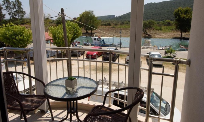 Ammoudia Apartment | Golden Sand