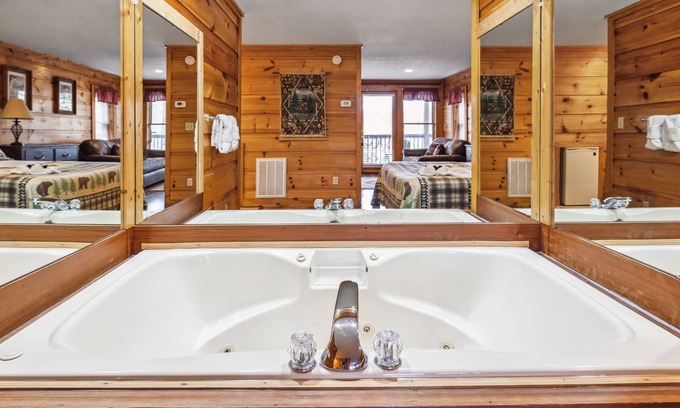 Pigeon Forge Cabin | Golf View 2 Bedroom Cabin by RedAwning