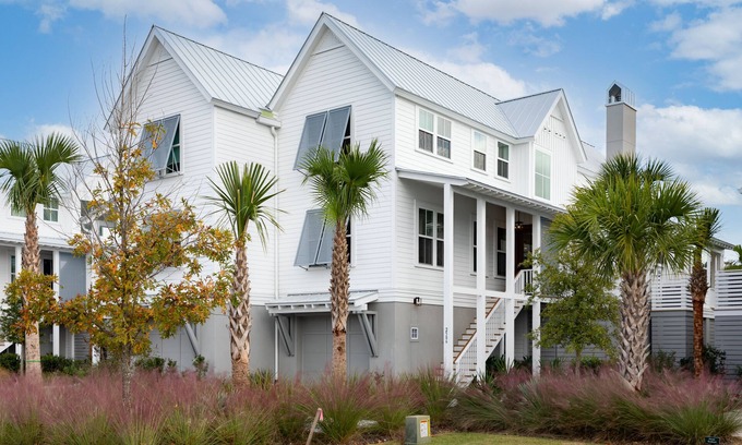 Johns Island House | "Gone Coastal" 3 bedroom townhouse with community pool and fitness center