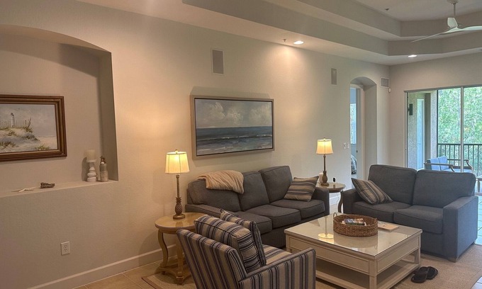 Naples Villa | Gorgeous 2nd Floor Unit in The Quarry, Minutes to downtown Naples and Mercato.